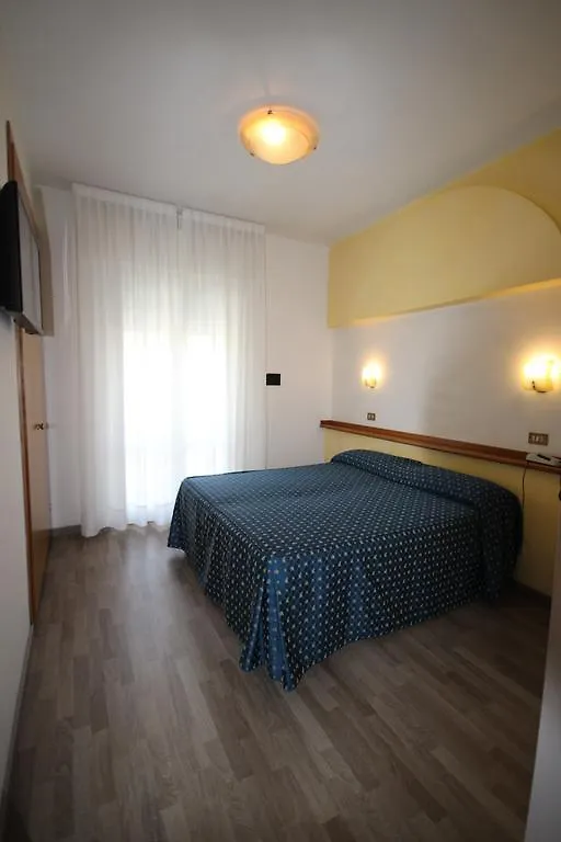 Hotel Roma Lido di Jesolo 3*,  Italy